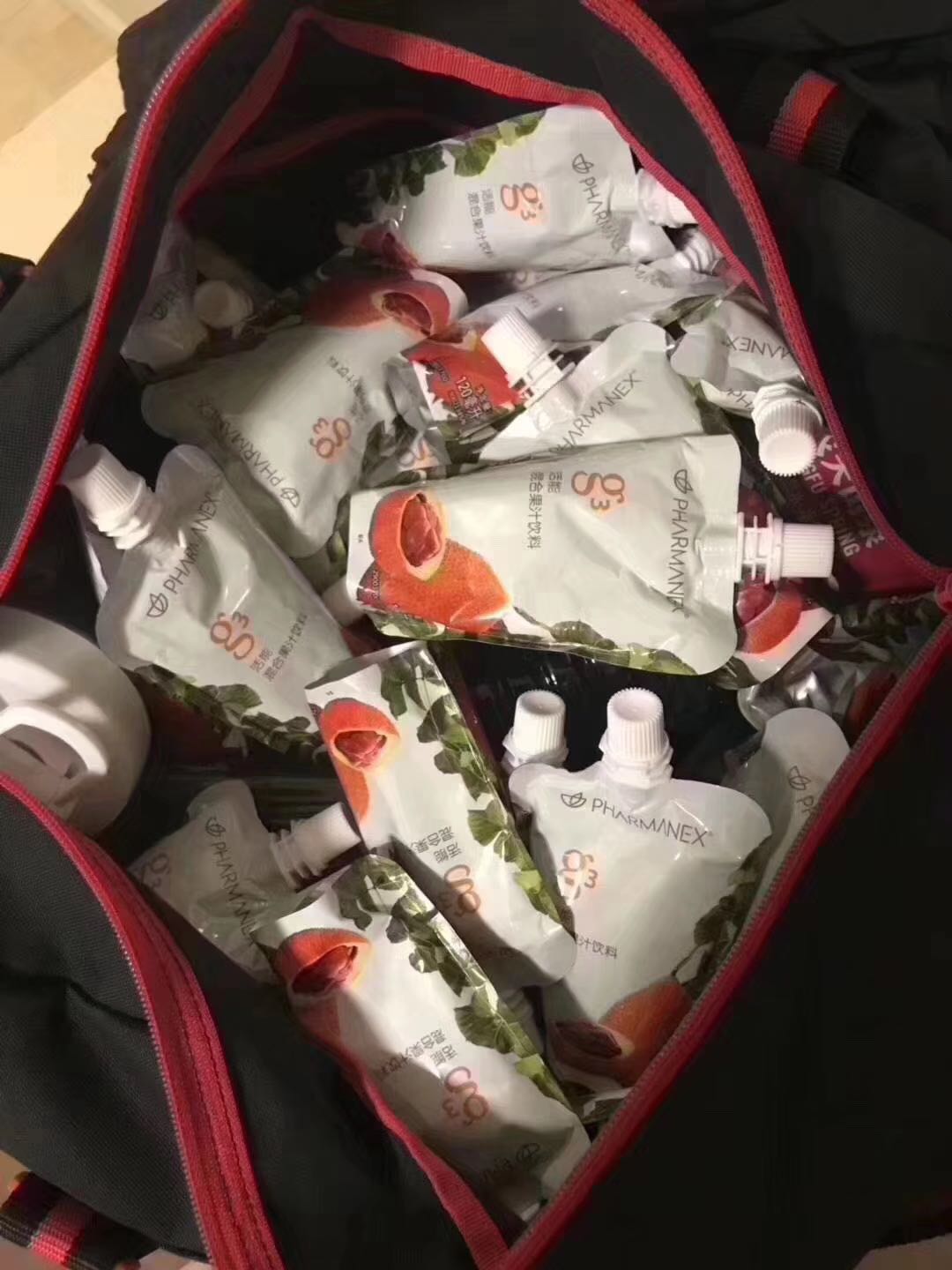 美女微商“喝果汁治感冒”死亡，5765条朋友圈展现“被*脑洗**”过程