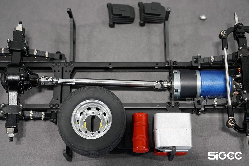 组装f2000拖头,组装f2000卡车模型