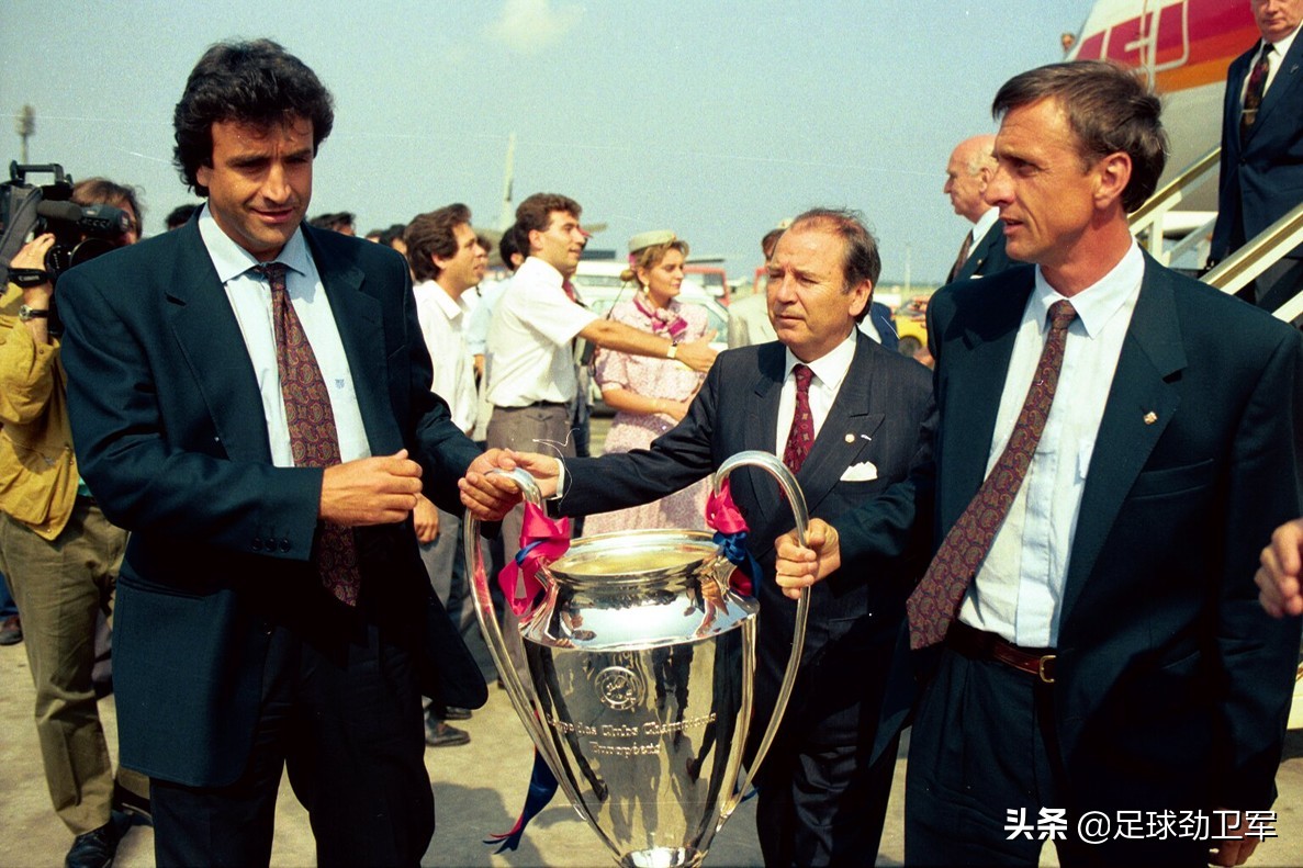 克鲁伊夫是傻子还是斗士？其宫斗巴萨主席、掀翻范加尔和穆里尼奥