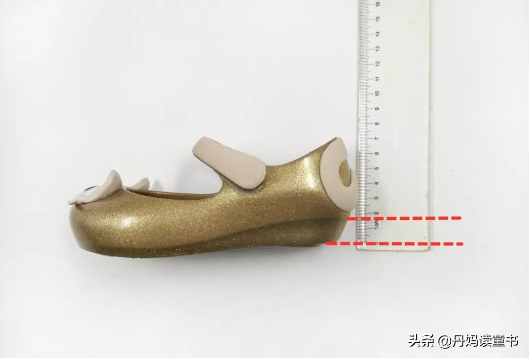 小孩穿多了凉鞋对身体的伤害,小孩子穿凉鞋会有什么影响