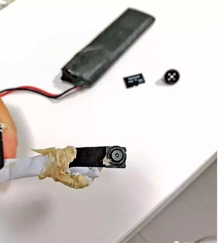 优衣库*拍偷**：“我在同学群里，看到了我的裸照”