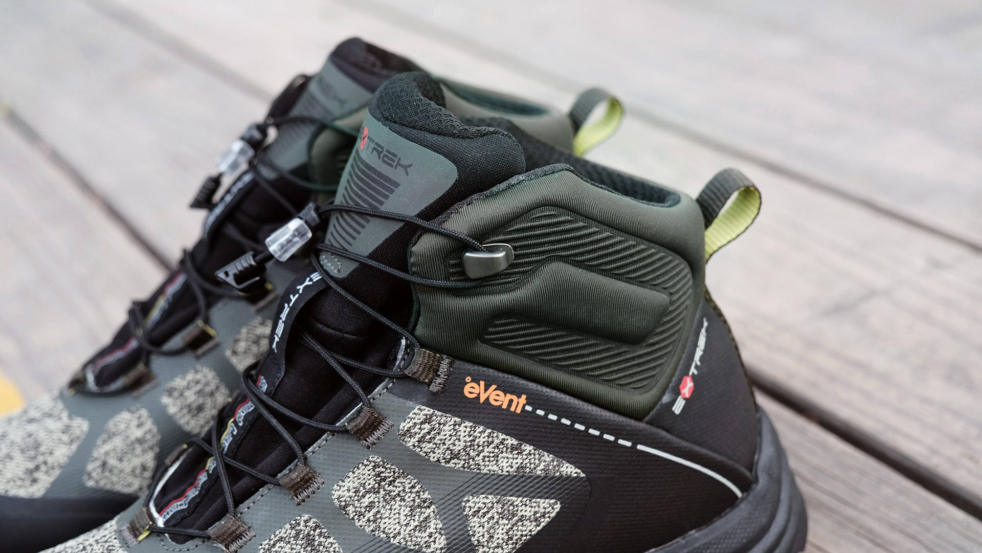 千元内性价比最高徒步鞋,千元以内性价比高的跑步鞋