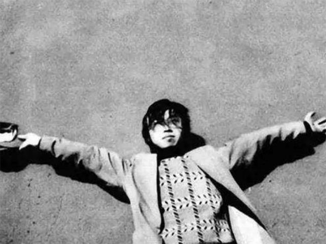 海子爱情经历,海子的两段情史