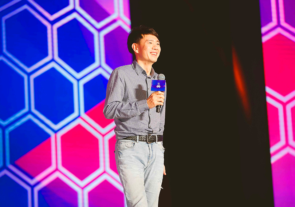 这个温州商人不得了，从养蜂工到做女鞋，开了9000多家店