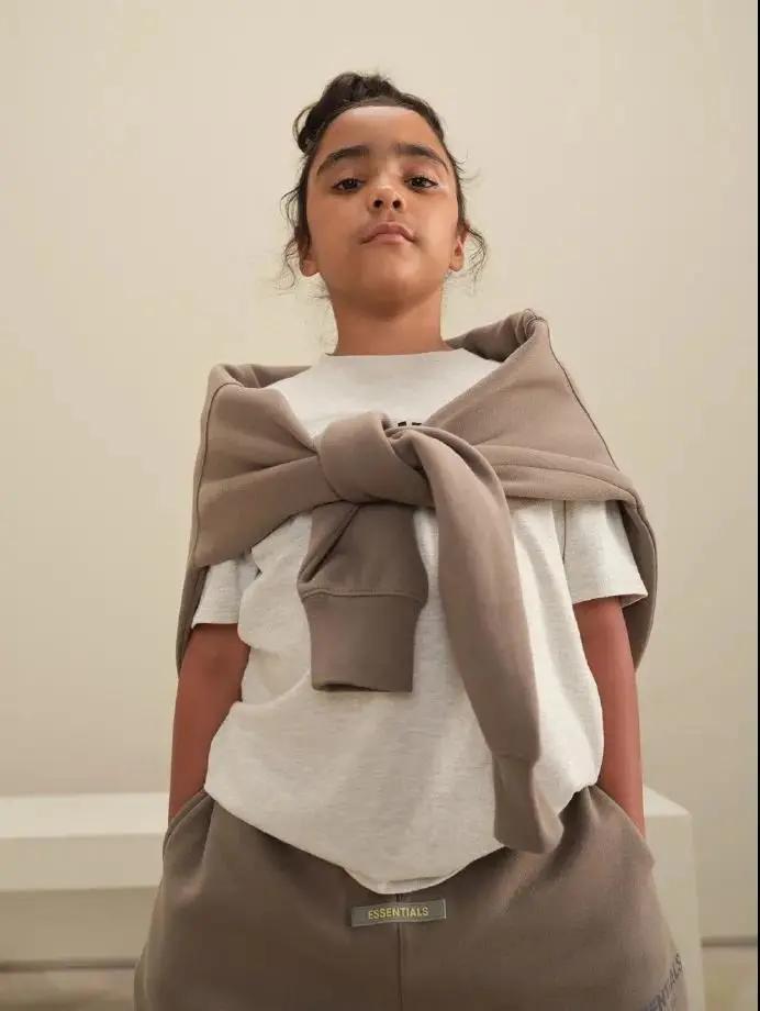 女版GD潮过陈冠希女儿？月入十万萌娃靠穿搭火爆ins