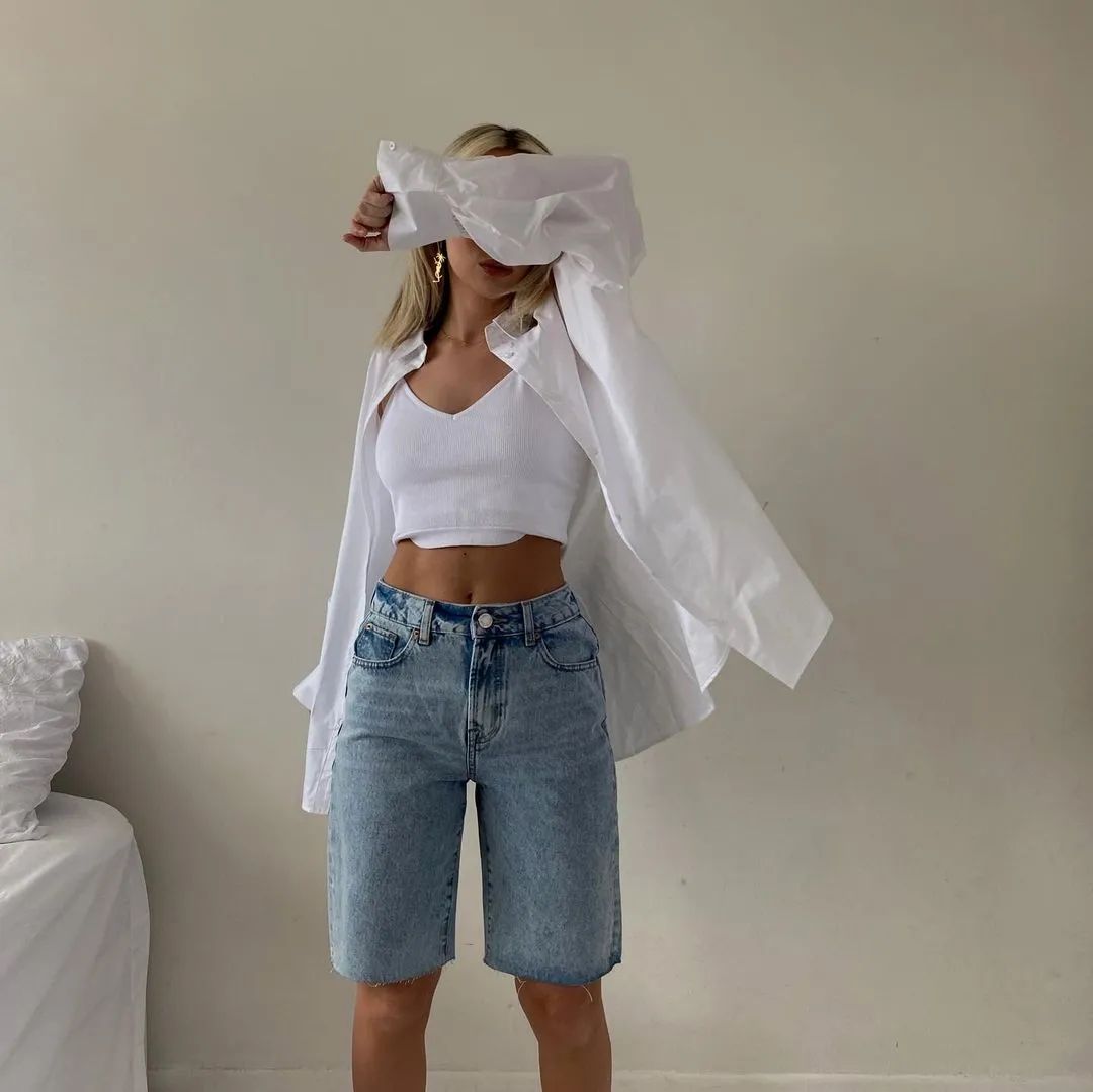 夏天的牛仔短裤照样能清爽又时髦,夏日必备短裤推荐女款图片