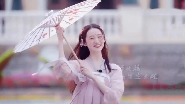 杨超越参加女团选拔赛,杨超越和张艺凡是同一个节目吗