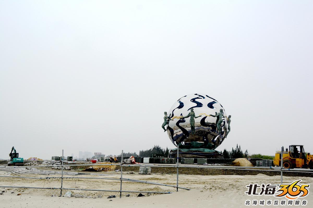 档次提升！北海新“潮”雕初见规模，台阶向海延伸呈现波浪形