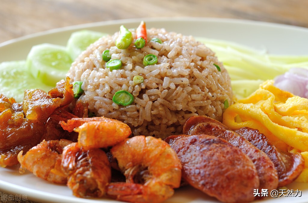 虾仁怎么泡开，注意水的温度和泡发的时间，鲜香之味自然来