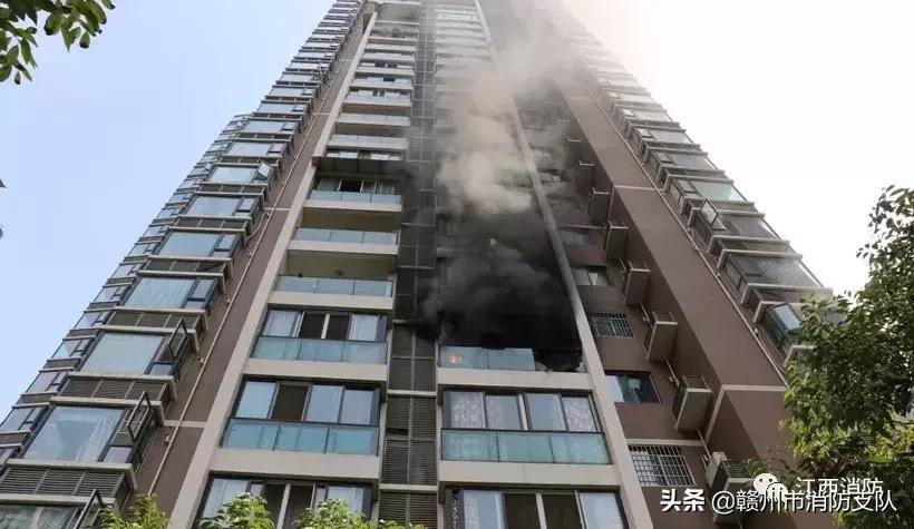 6楼发生火灾时正确的逃生方法,十六楼发生火灾应该向上安全逃生