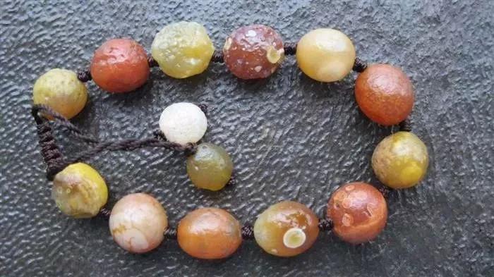 疆东和田玉籽料,和田玉分为哪些种类的石头呢