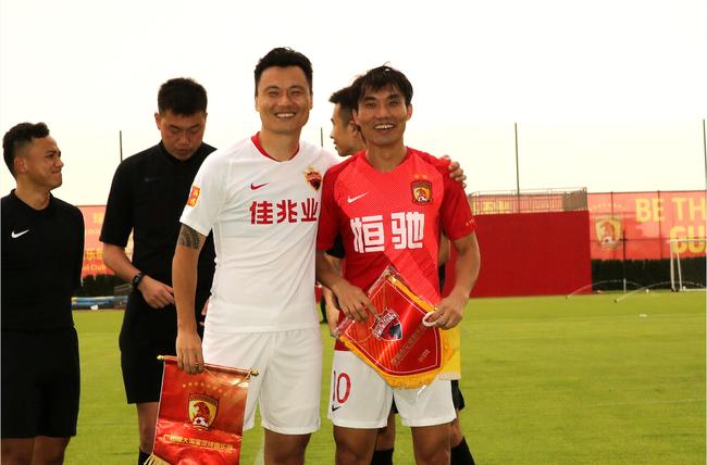 在中国搞足球需要很大的勇气,在中国玩足球