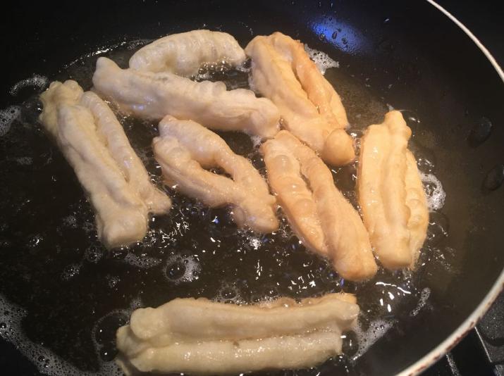 油条的制作方法与配方全过程,油条做法和配方的全过程教程