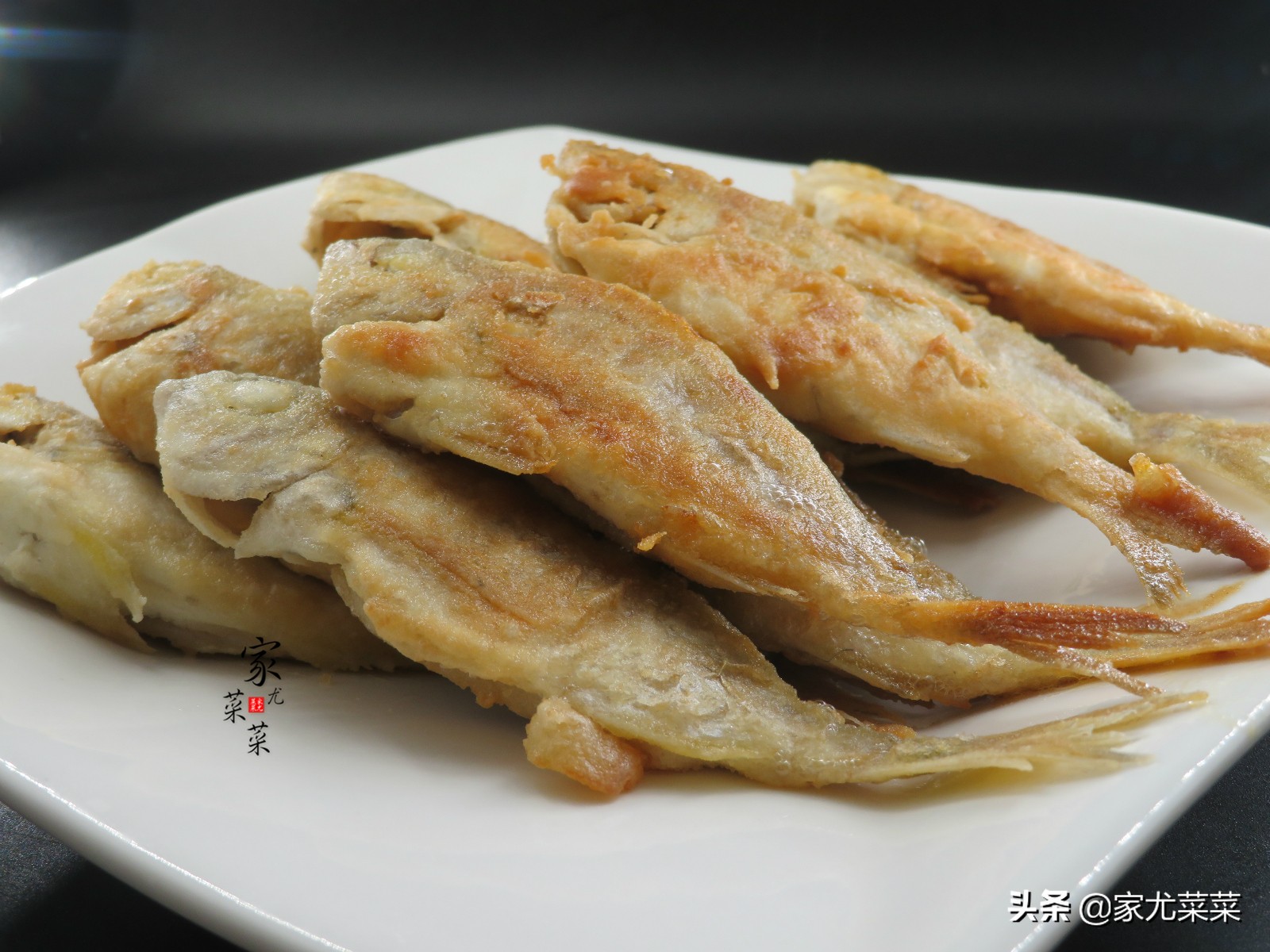 煎鱼不粘锅不破皮的2个技巧,怎样煎鱼不粘锅不破皮用什么办法