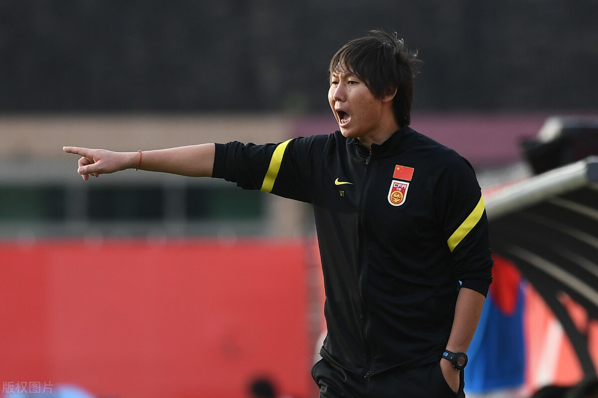 李铁最疯狂的一次逆转,李铁12强换人失误