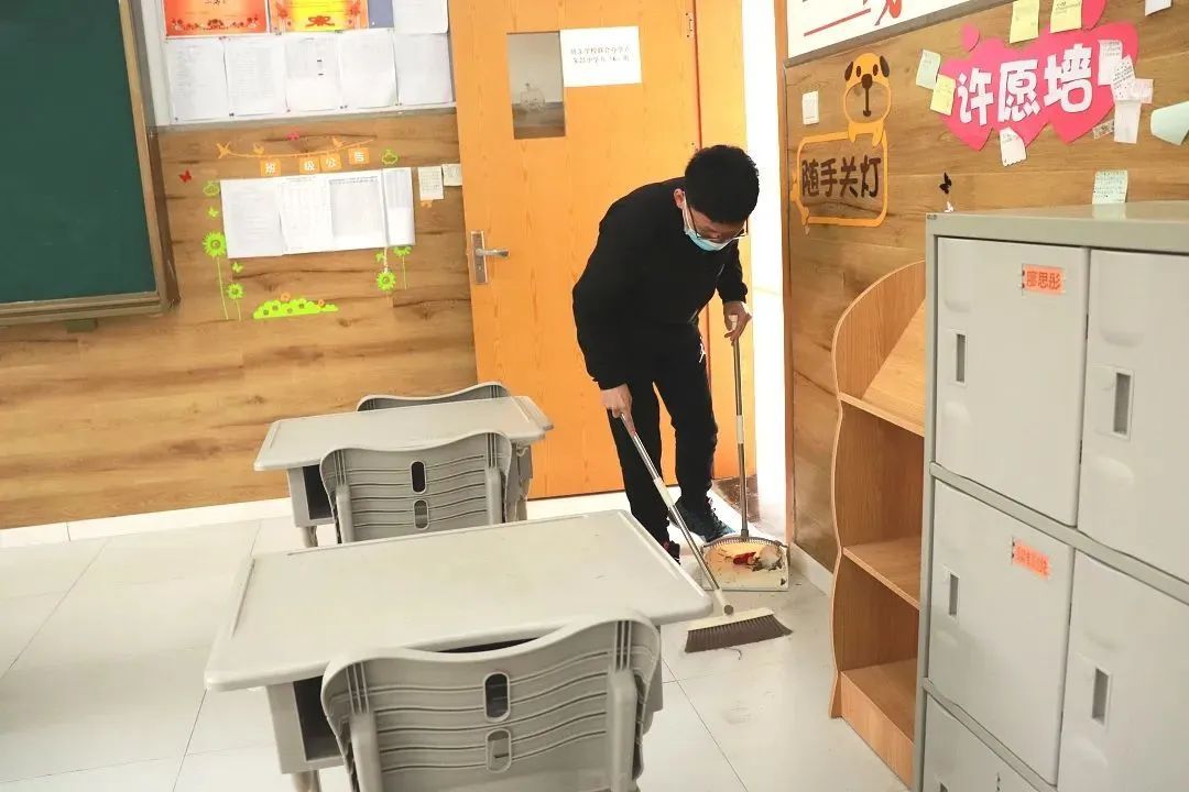 期待神兽早日开学的图片,开学首日迎接神兽归笼