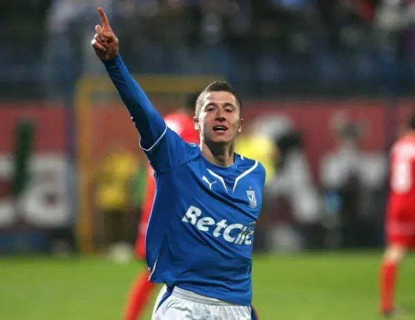 天下谁人不识君——32岁生日快乐，莱万