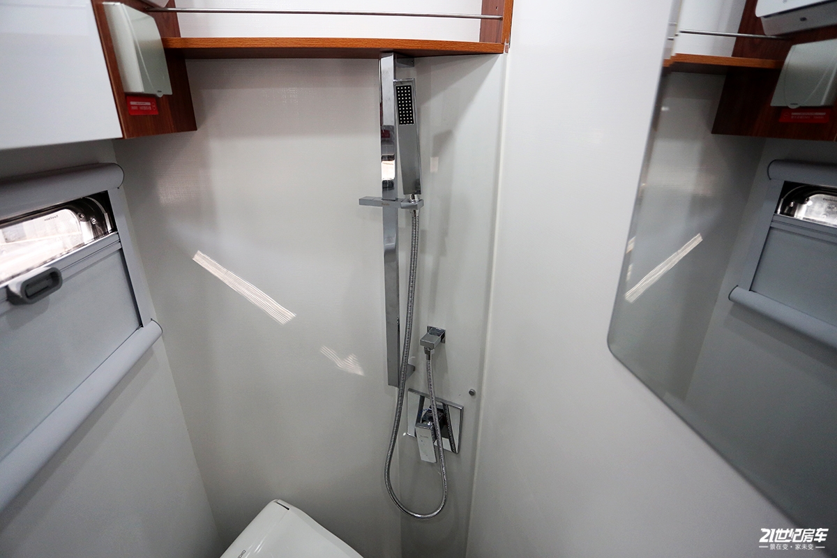 最便宜五十铃700p房车价格,2021款五十铃700p无疆四驱房车