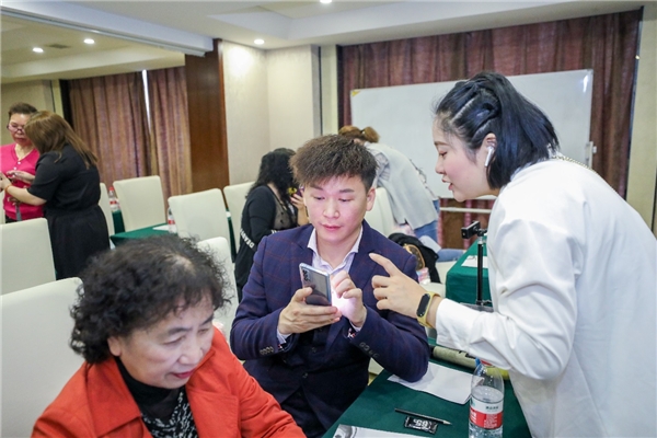 芒果超媒快乐购旗下“快乐团”电商新模式宣讲会株洲开讲