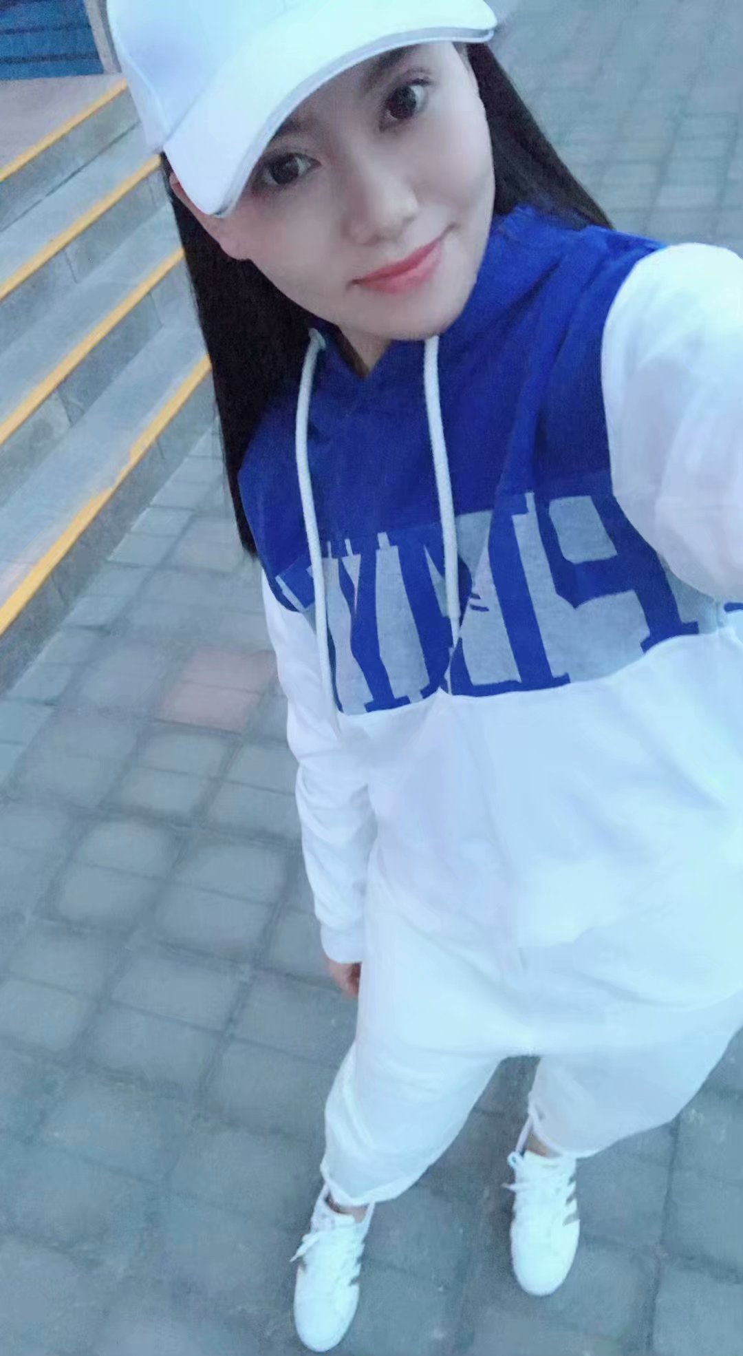 从戴戒指看出女人性格人品,女生哪个手戴戒指代表热恋中