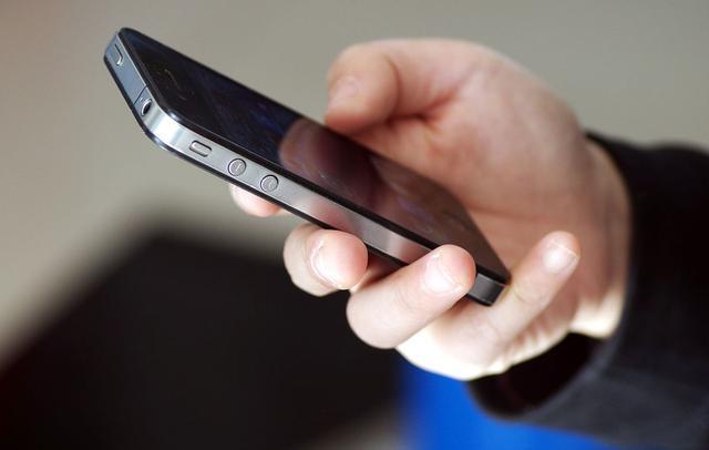 中国移动手机怎样把wifi功能关闭,手机连接wifi移动数据应该关闭吗