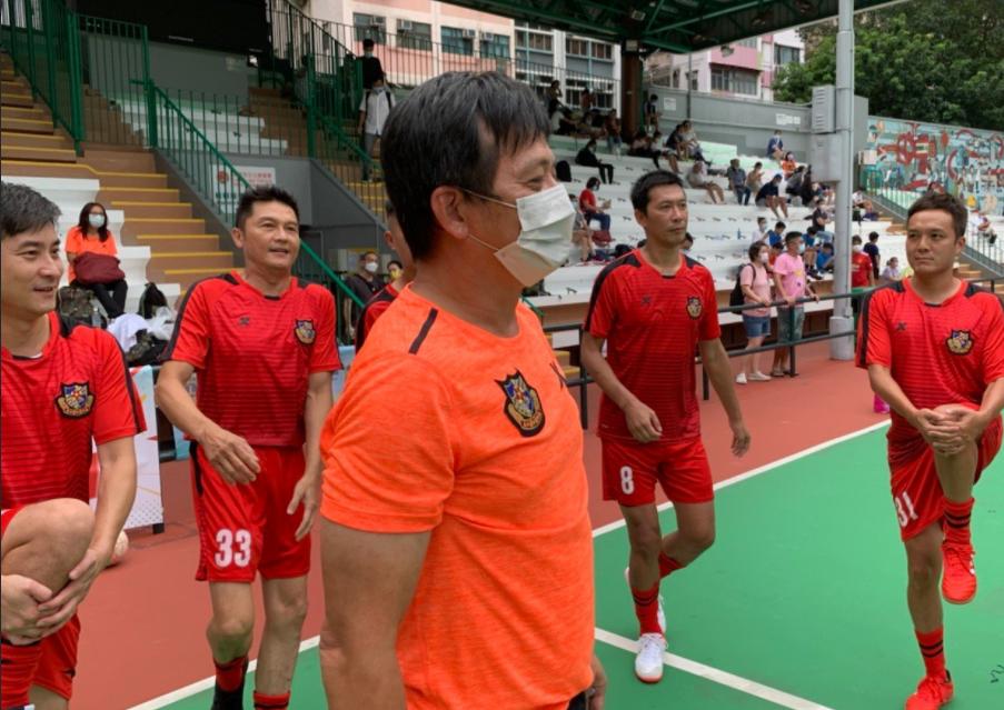 何家劲黄日华关礼杰接地气,何家劲和关礼杰黄日华