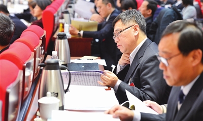 以担责尽责促责任落实,述责述廉落实党风廉政建设责任制