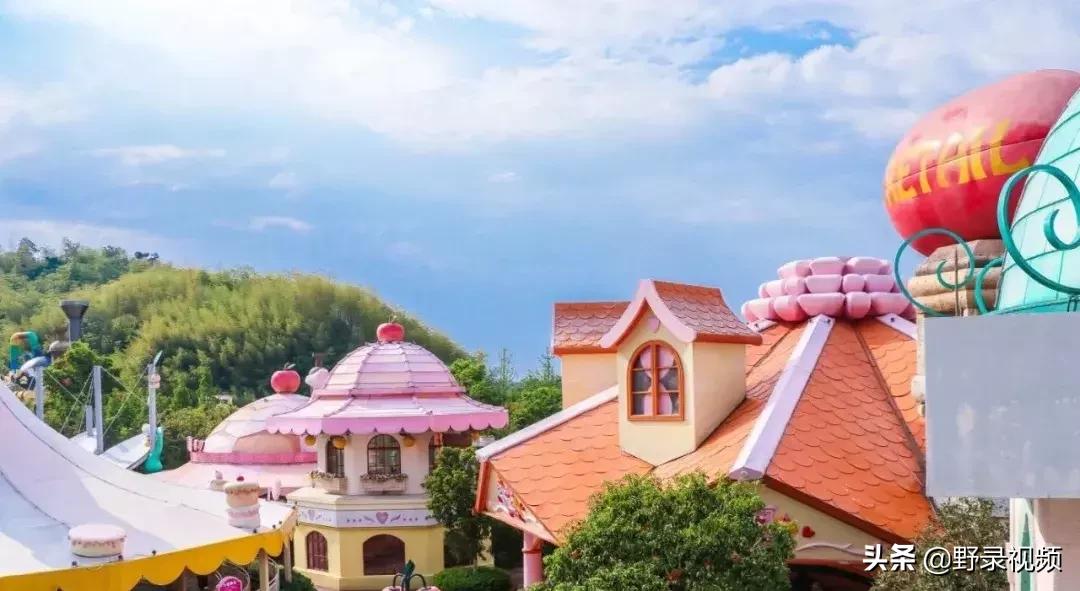 春天来了，这个四月请开启小情侣打卡模式，单身狗们千万不要点