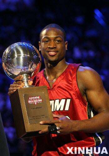 韦德球衣3号热火队,韦德3号球衣退役仪式青春落幕