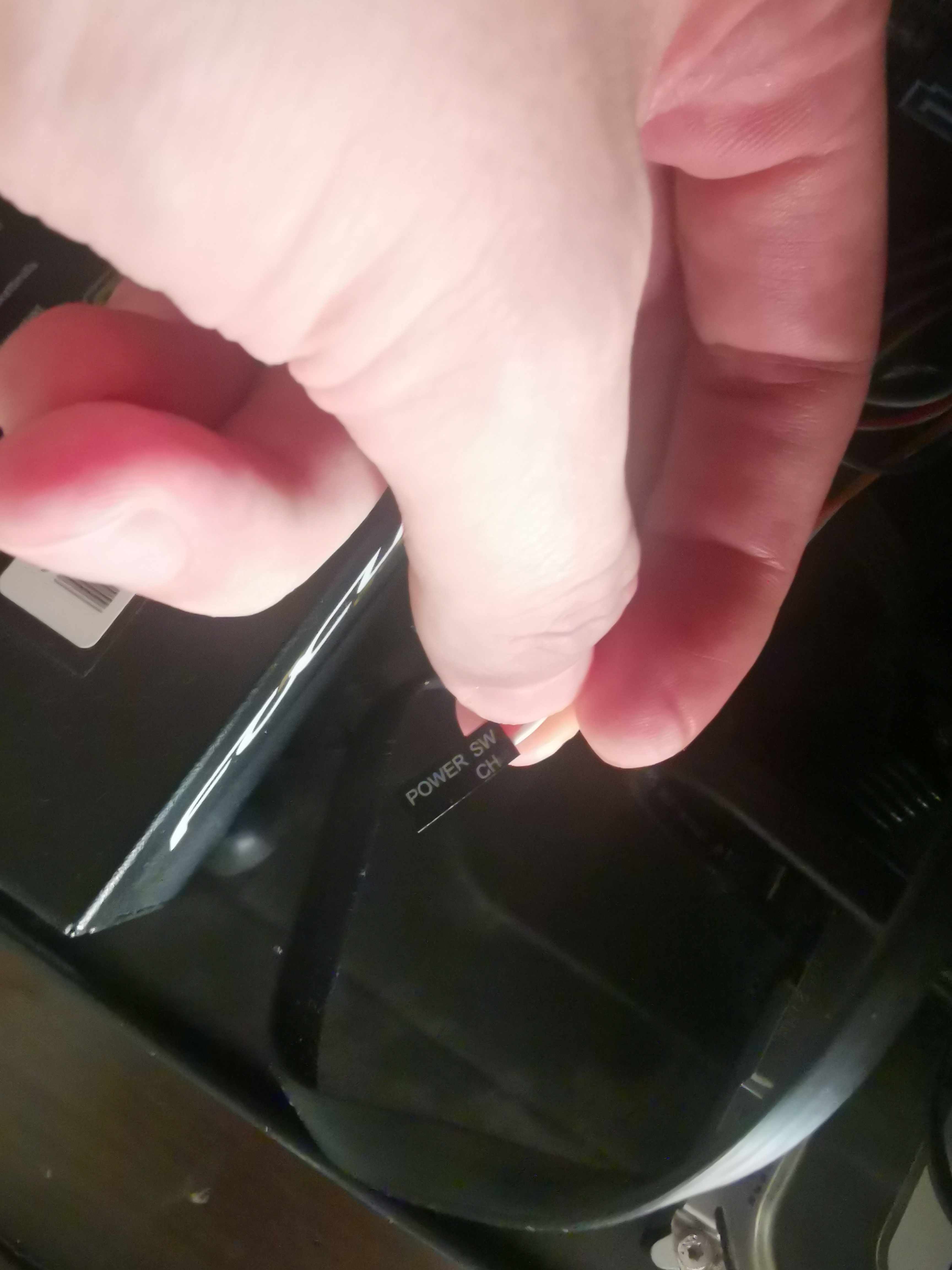 有一个不会关机的老婆怎么办？论电脑软关机键如何接入智能设备