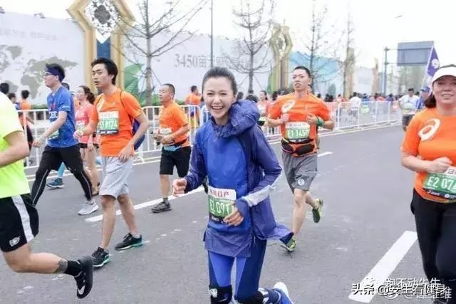 哪些明星跑马拉松,跑马的明星