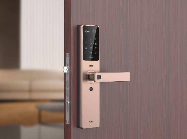 智能锁和传统防盗锁哪个好,普通锁跟智能锁哪种比较好