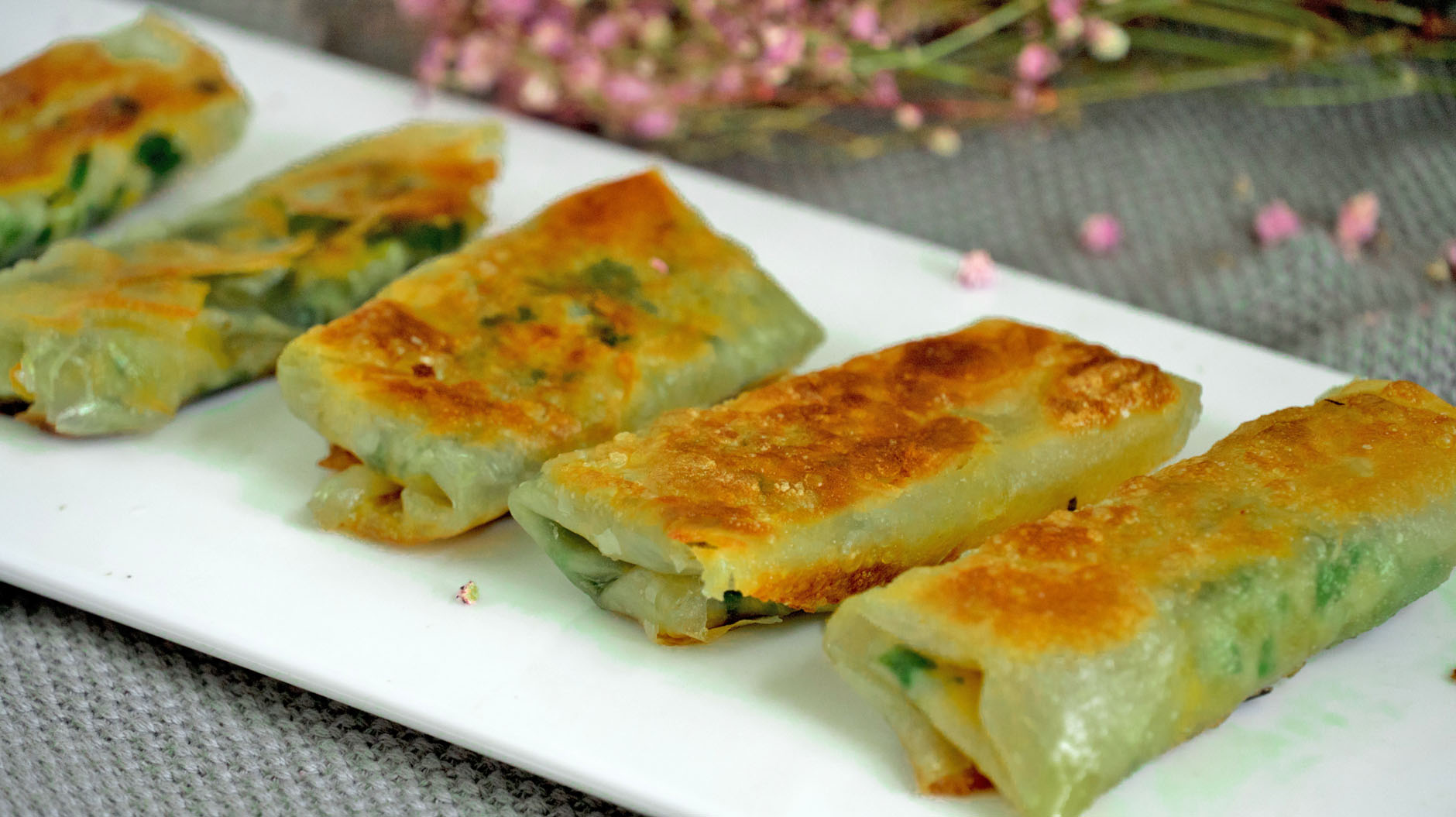 不揉面不擀面的懒人肉饼,教你做懒人白菜馅饼不揉面不擀面