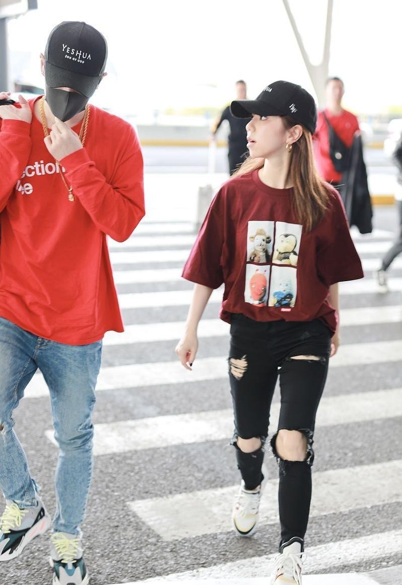 邓紫棋最近皮裤造型,邓紫棋最近几年穿皮裤