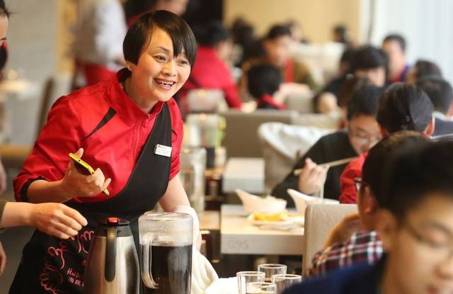 海底捞创始人张勇说自己的发展史,海底捞创始人张勇访谈