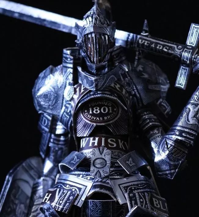 小哥用废纸盒惊艳27万人，跟他一比，我简直是手残