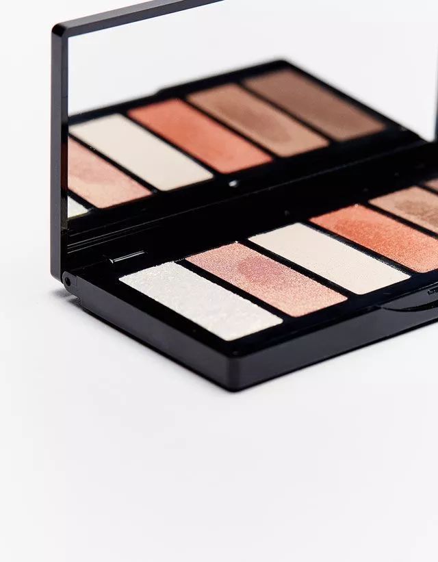 ZARA竟然出彩妆了