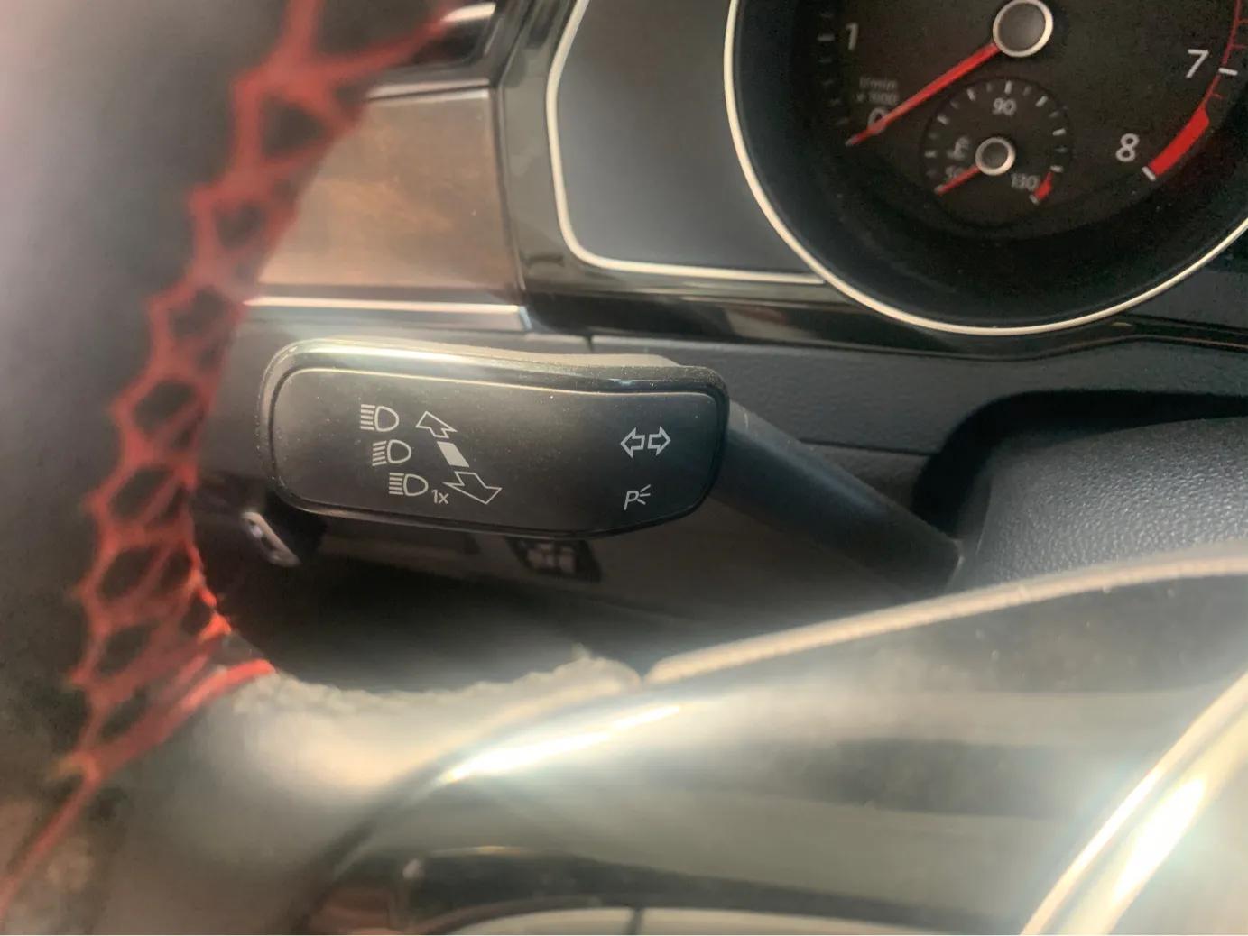 2020款迈腾方向盘按键功能说明,19款迈腾330豪华版按键介绍