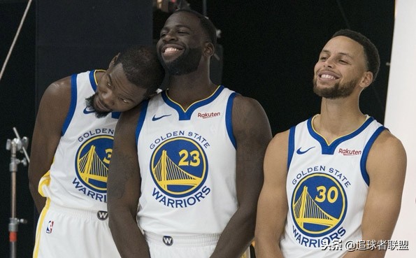 勇士从王朝到低谷,勇士只用了一年就从低谷变成巅峰