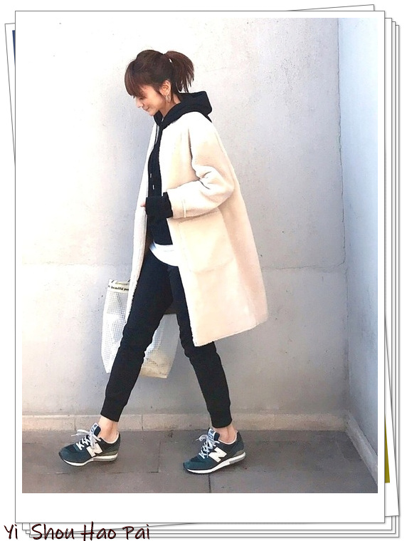 冬季黑白灰穿什么颜色好看,黑白灰的颜色搭配图片