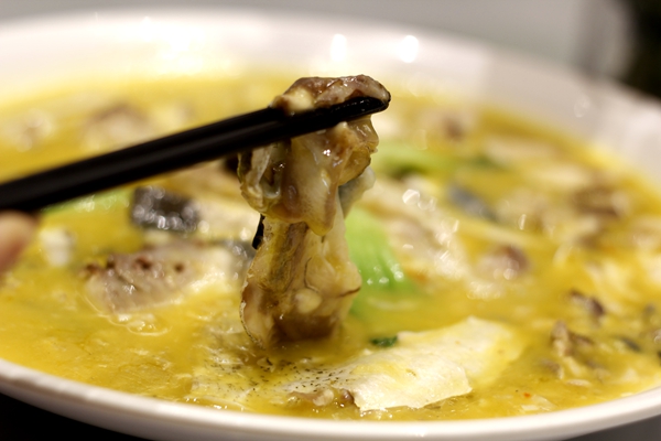 菜烩鲢鱼头,扬州抓烩鲢鱼头做法