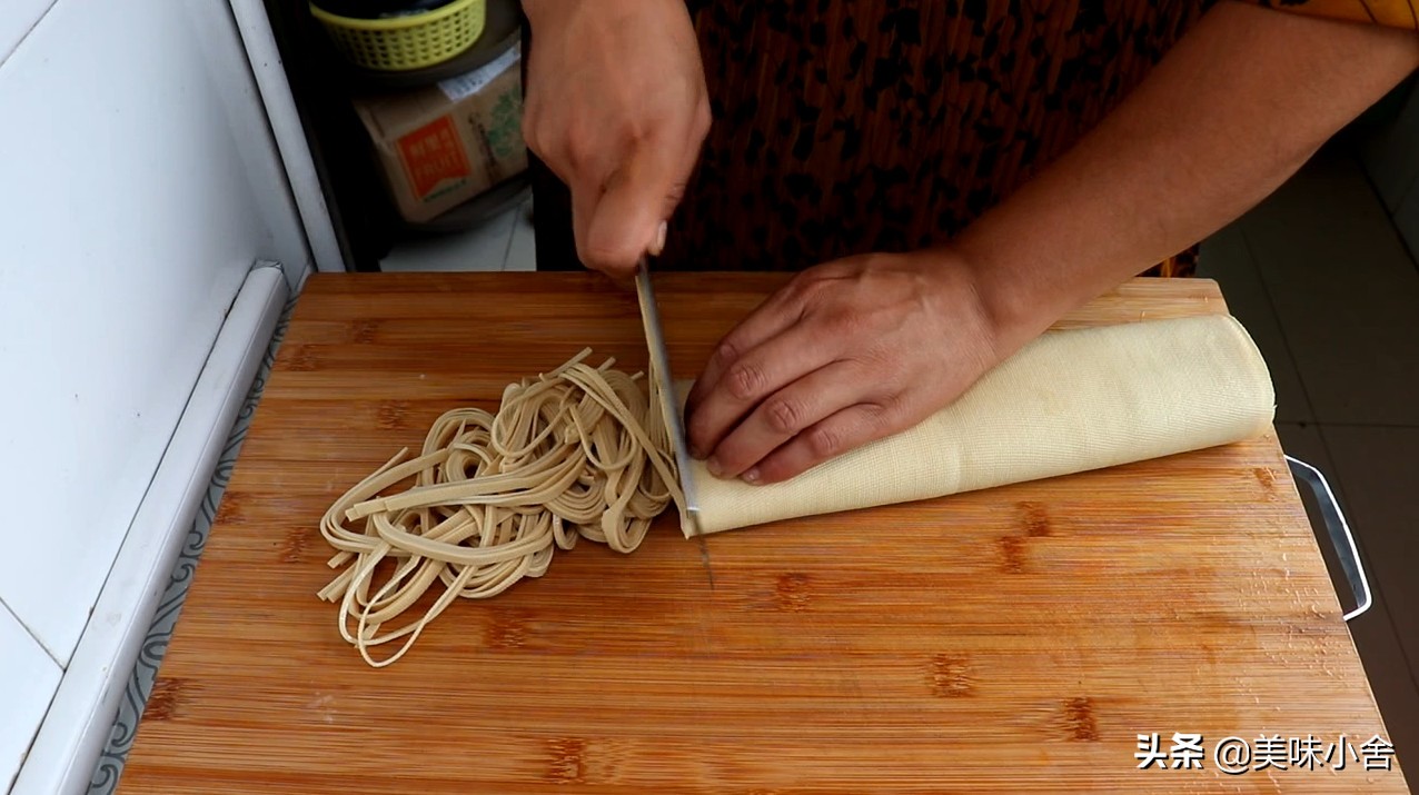 豆腐皮最好吃的做法不要油炸,豆腐皮简单美味的新做法