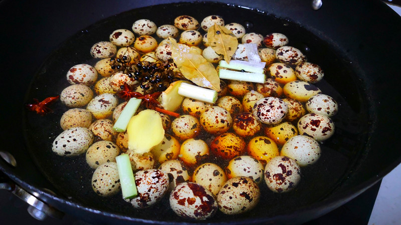 煮鹌鹑蛋放什么调料好吃,煮鹌鹑蛋如何不腥