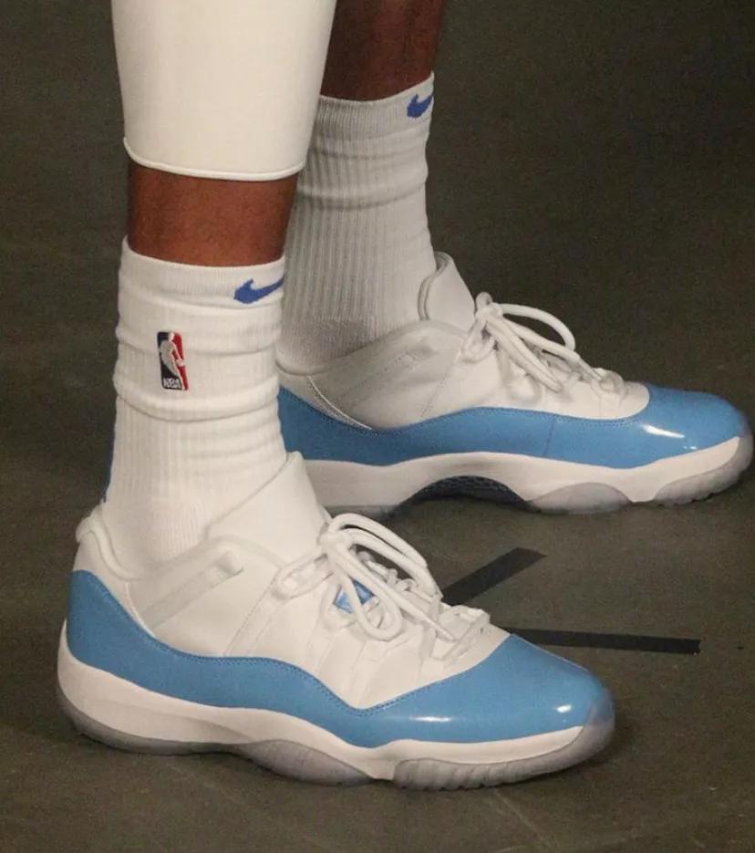 施罗德篮网上脚球鞋,施罗德上脚欧文球鞋