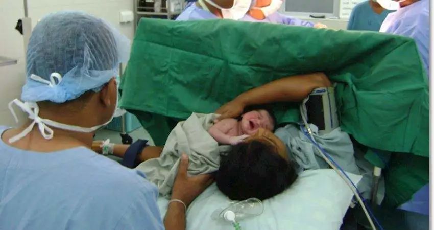 学习正常分娩指南，优化孕妇在产程和分娩中的体验，维护产妇尊严