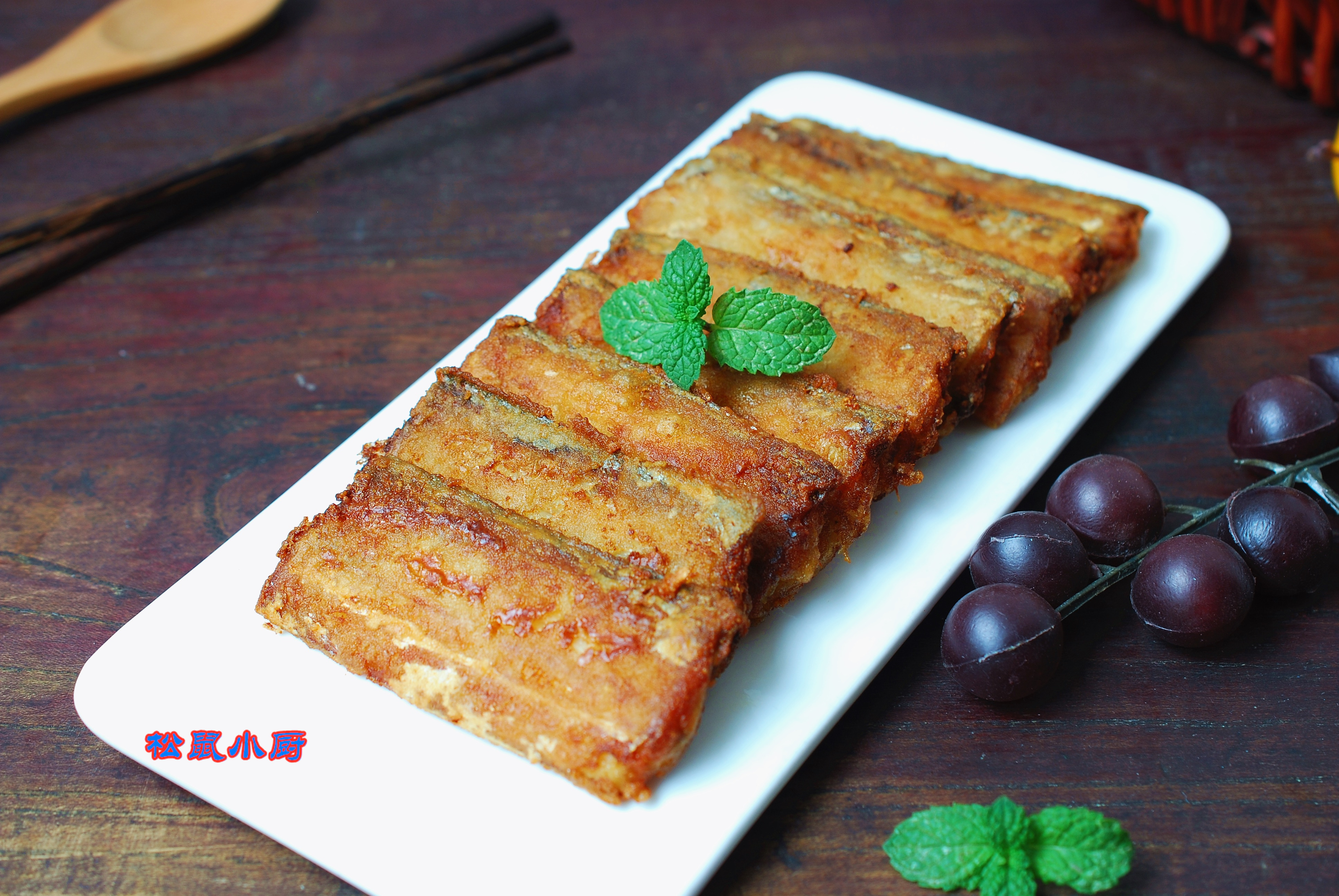 煎炸带鱼怎么做又松又脆,怎样把带鱼的骨刺炖酥