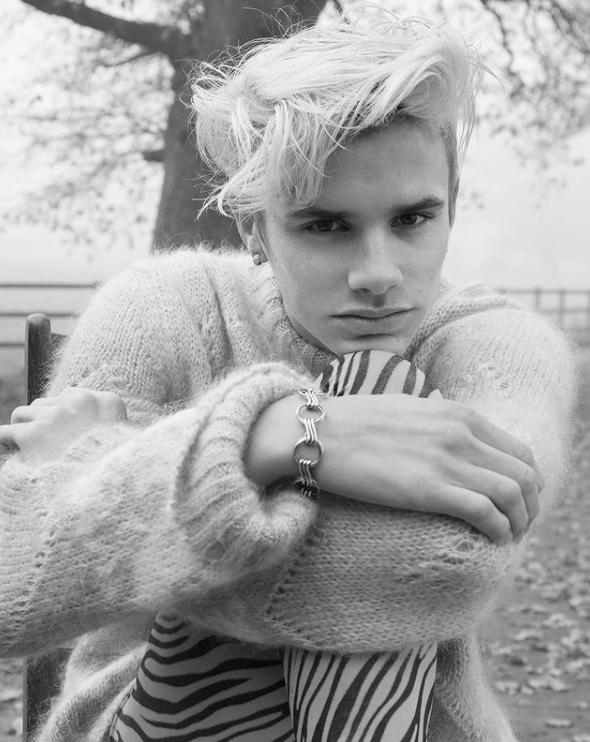 贝克汉姆儿子啃老吗,贝克汉姆和三个帅气儿子