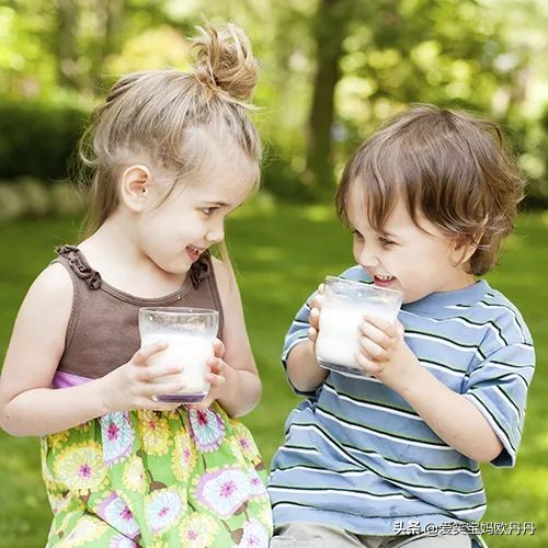 妈妈们如何“对付”让人头疼的2岁宝宝？快试试这5个方法吧！