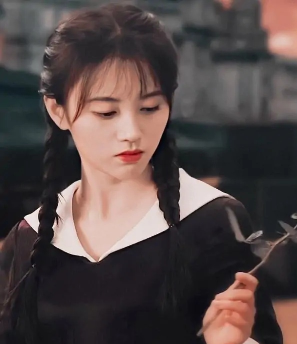 什么发型好看又洋气丸子头,今年流行的发型丸子头