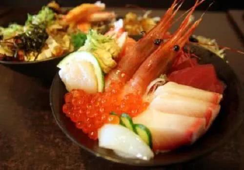 生吃海鲜视频完整版,黄颜色海鲜切片生吃